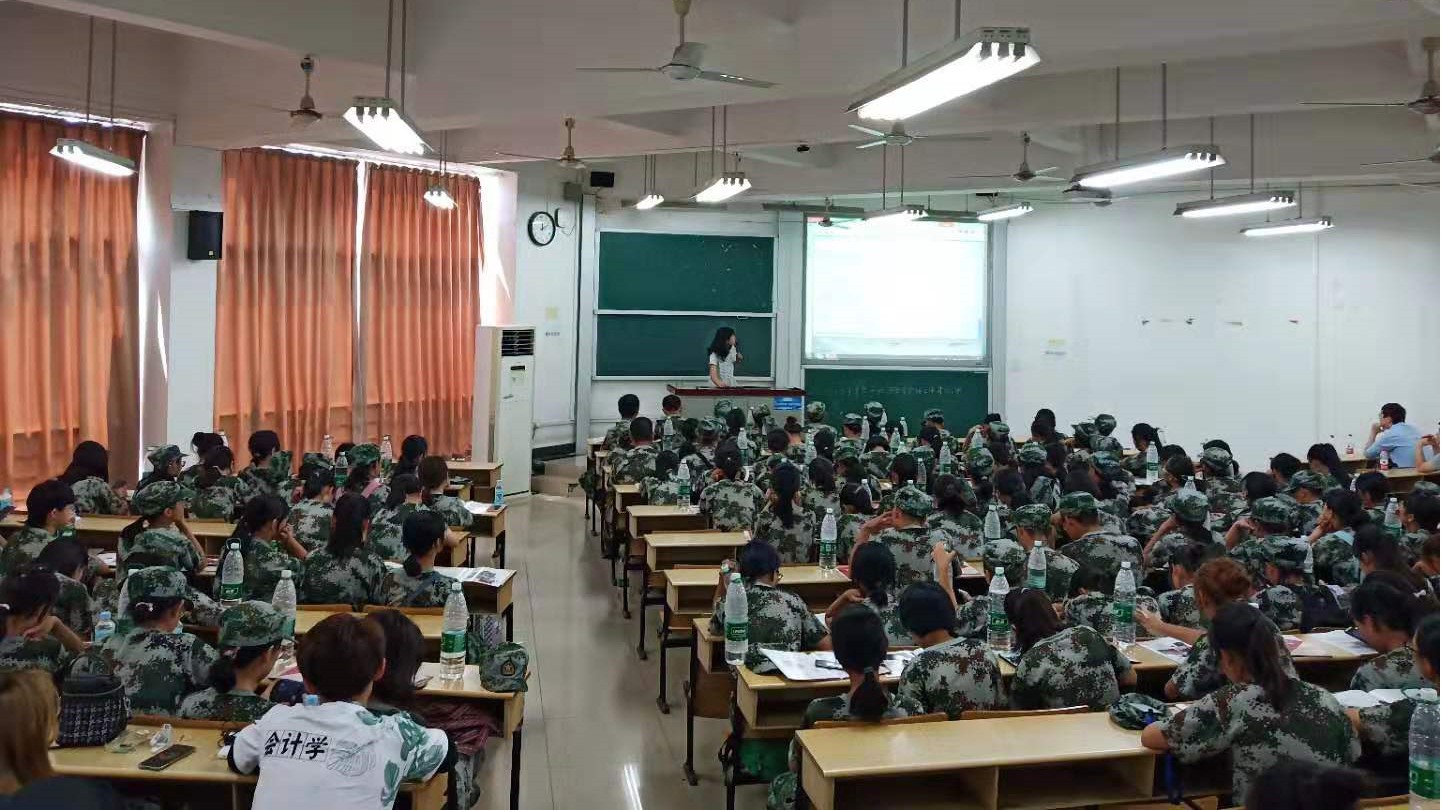 泽稷教育·湖南大学北校区会计学院金融职业规划讲座成功举办