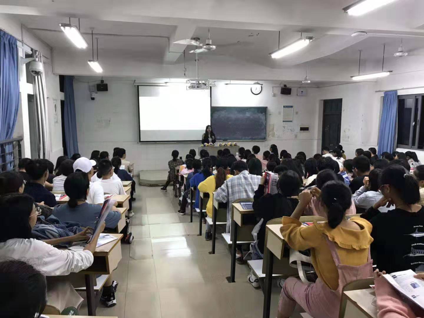 泽稷教育·湖南第一师范大学会计学院与数计学院ACCA讲座顺利举办