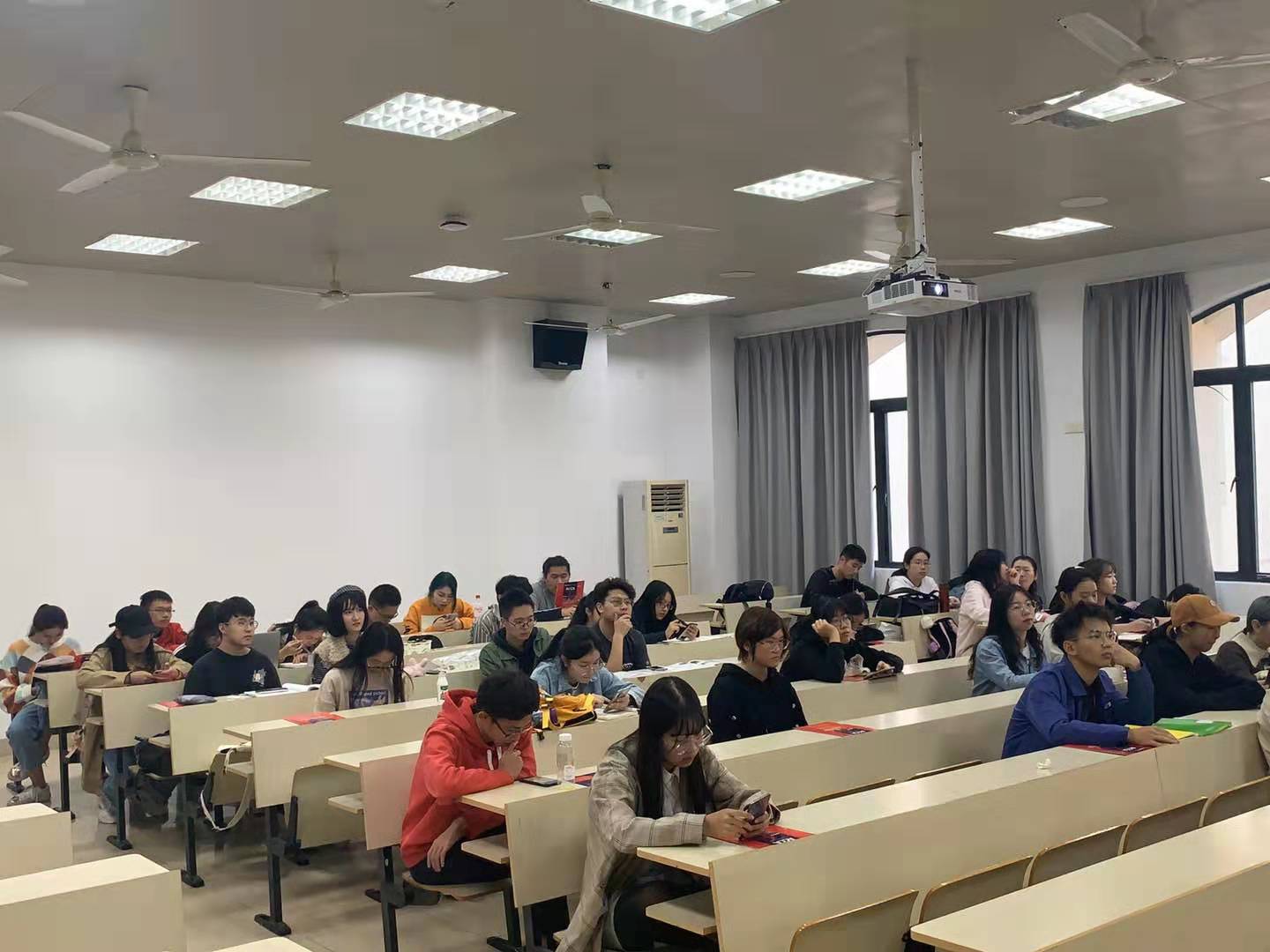 泽稷教育·上海外国语大学ACCA讲座顺利举行