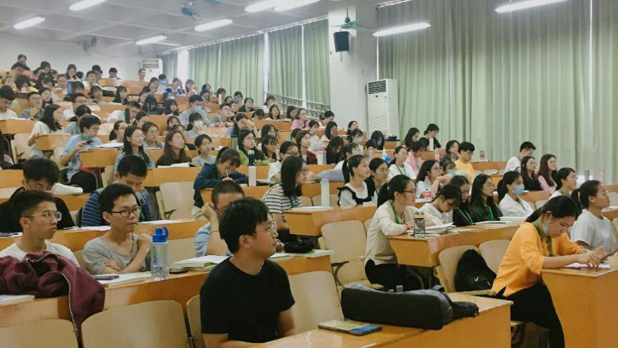 泽稷教育•广州大学职业规划讲座成功举办