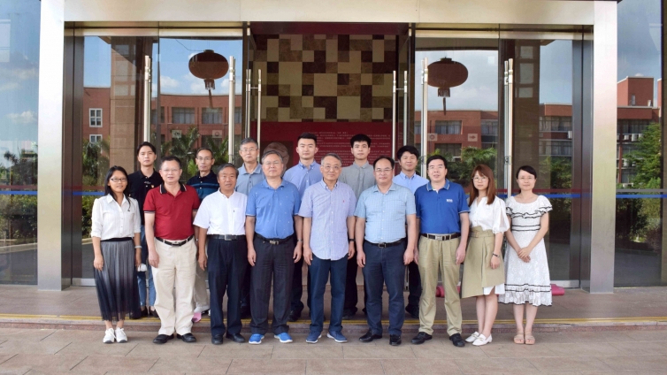 热烈祝贺广州华商经济社会研究院与泽稷教育举行CPA项目合作签约仪式